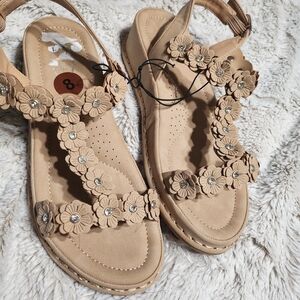 Floral Tan Sandals